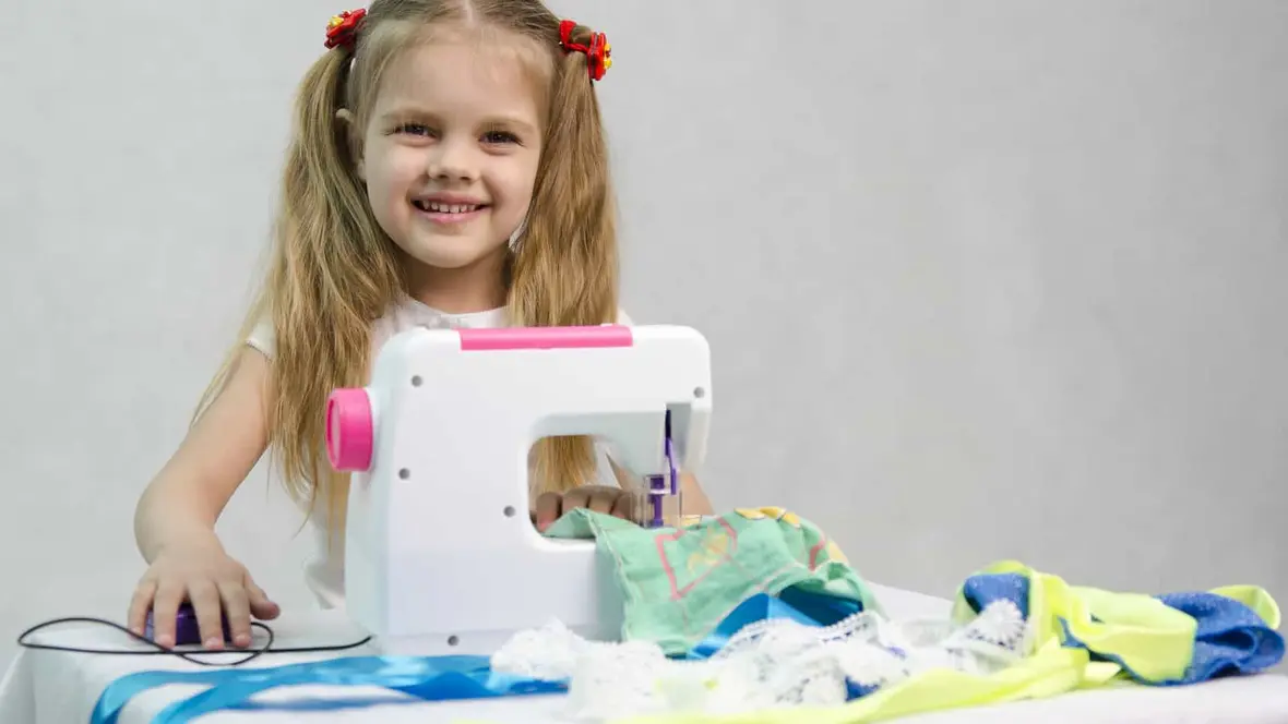 Quelle machine à coudre choisir pour un enfant ?