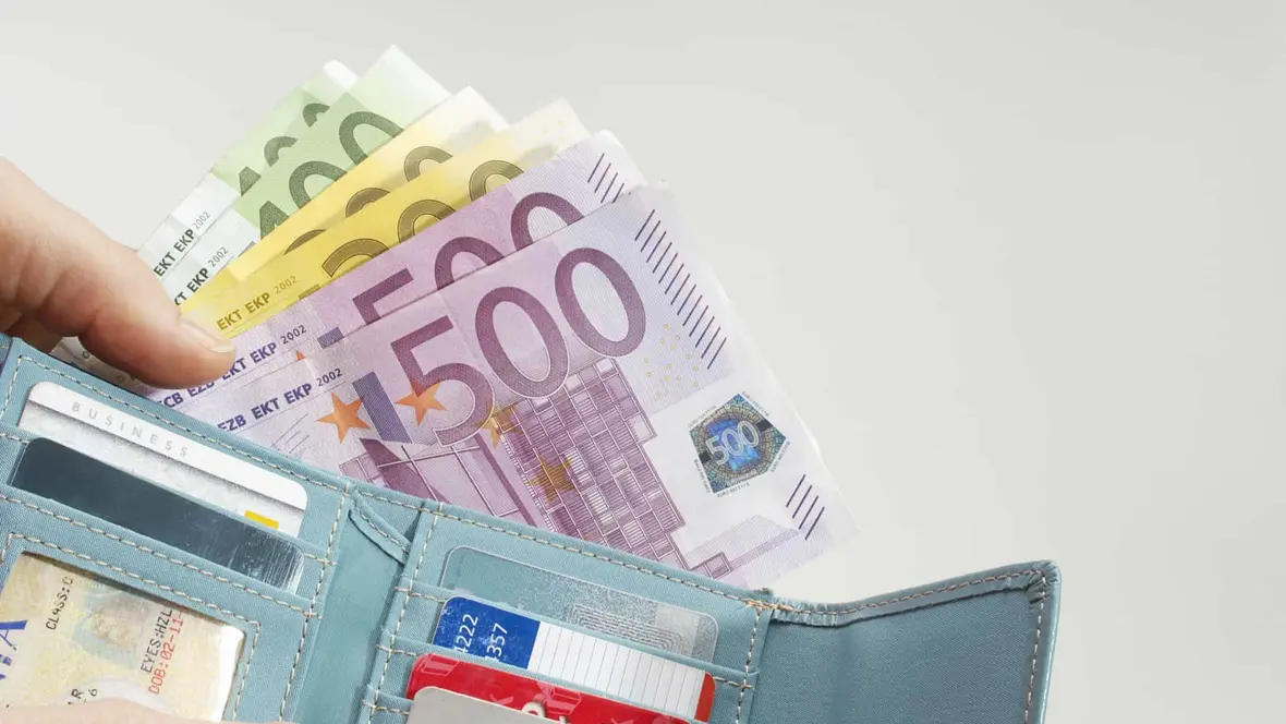 Quel est le plafond pour un retrait d’argent au guichet ?