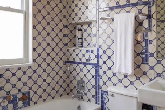 Carrelage salle de bain : les tendances incontournables de 2025