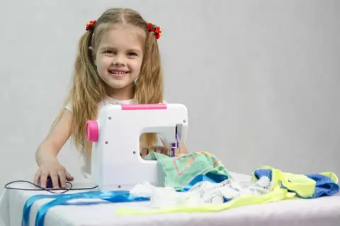 Quelle machine à coudre choisir pour un enfant ?