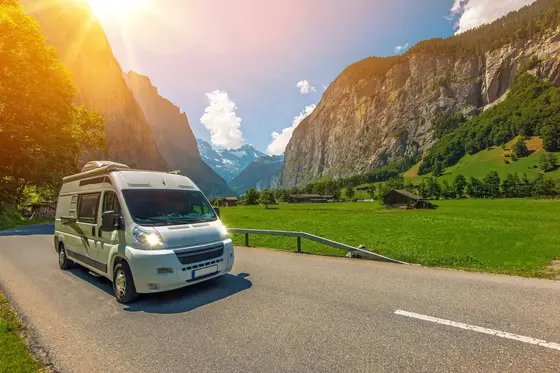 Abri pour camping-car : comment en construire un pour pas cher ?