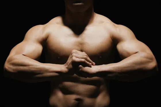 Comment bien faire des dips sur chaise pour se muscler ?