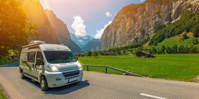Abri pour camping-car : comment en construire un pour pas cher ?