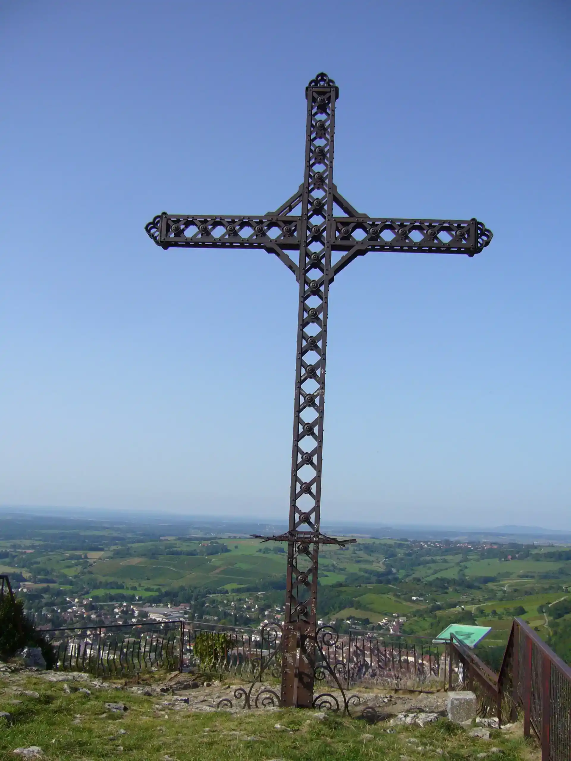 Poligny : Roche du Pénitent et Croix du Dan
